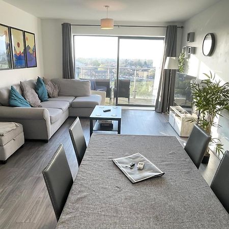 Balcony Marina Apartment With City Skyline Views - Free Secure Parking Manchester Bagian luar foto