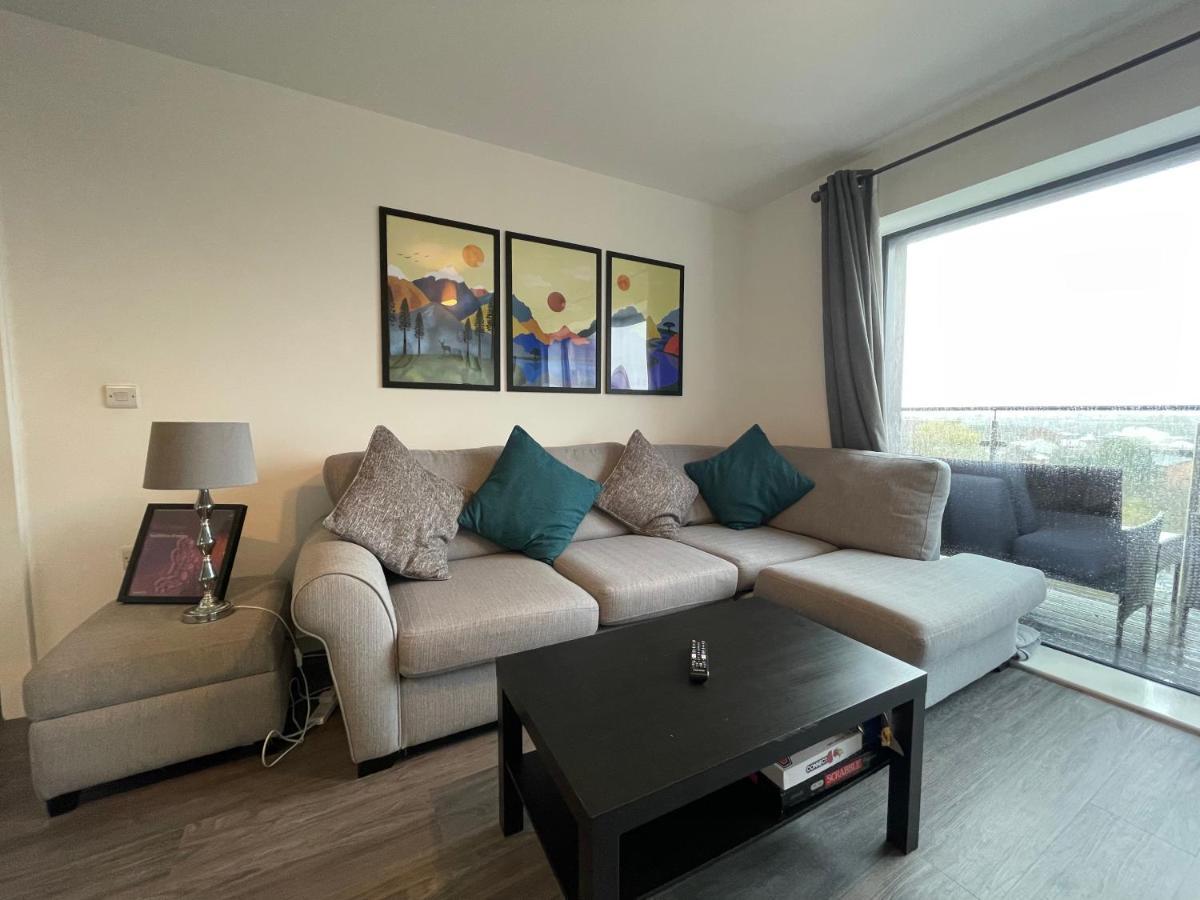Balcony Marina Apartment With City Skyline Views - Free Secure Parking Manchester Bagian luar foto