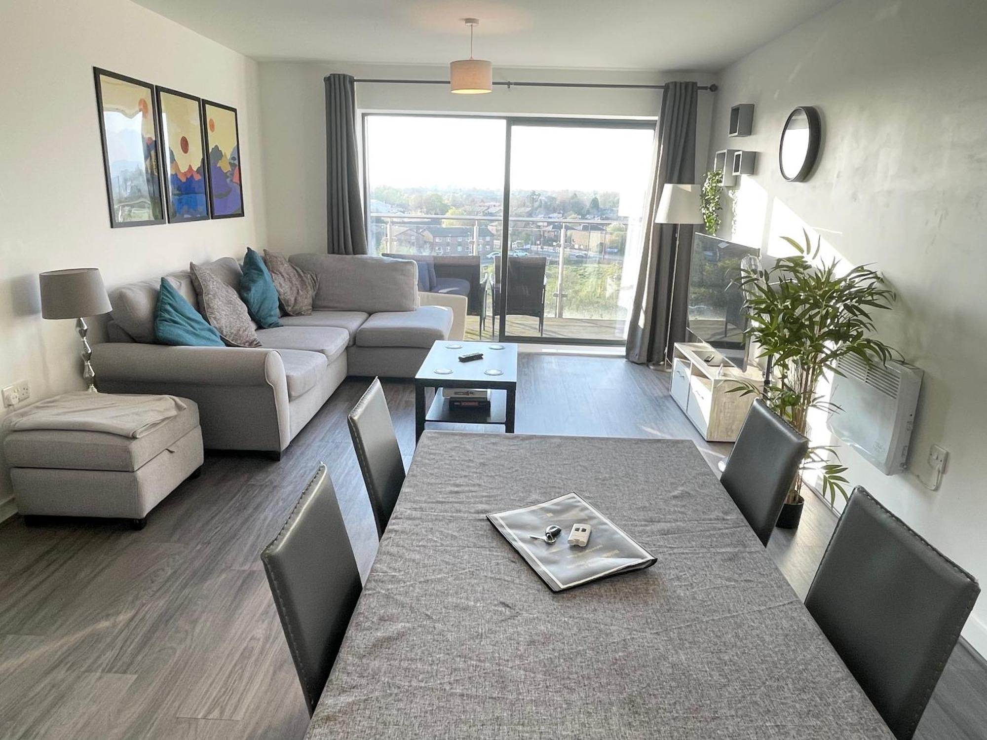 Balcony Marina Apartment With City Skyline Views - Free Secure Parking Manchester Bagian luar foto